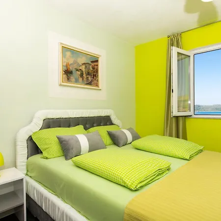 102 Stil 트로기르